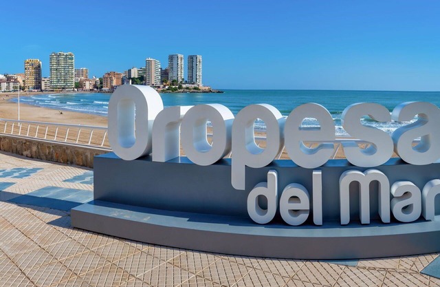 Confortable appartement pour 4 personnes avec piscine, WIFI, climatisation, TV et terrasse