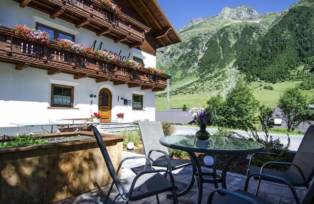 Hermoso apartamento para 4 personas con WIFI, TV, balcón y aparcamiento