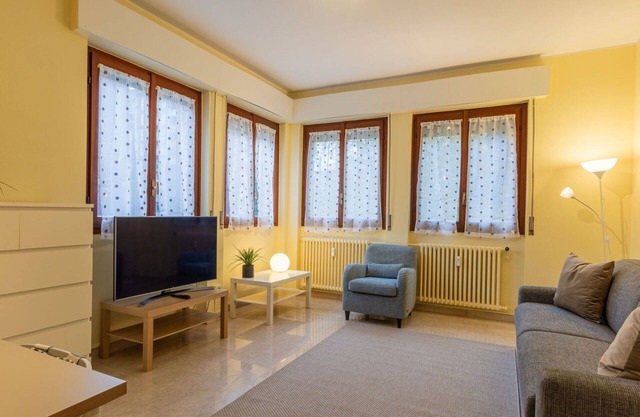 Bel appartement pour 4 personnes avec climatisation, WIFI et TV
