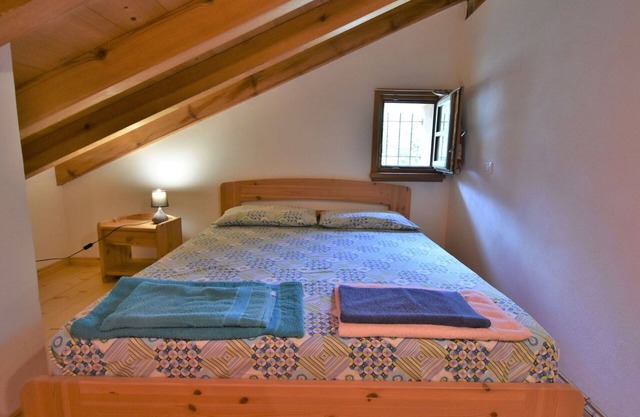 Bel appartement pour 5 personnes avec WIFI, climatisation, TV, patio, animaux admis et parking