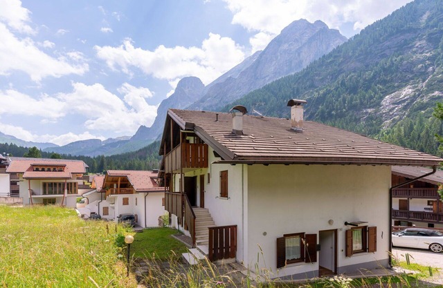 Joli appartement pour 6 personnes avec WIFI, TV, patio, animaux admis et parking