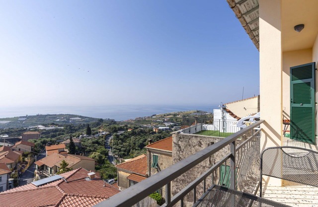 Bel appartement pour 6 personnes avec WIFI, climatisation, balcon et animaux admis