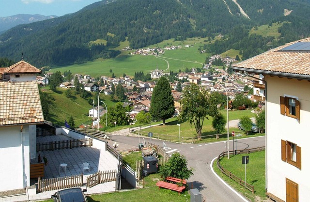 Joli appartement pour 6 personnes avec WIFI, bain à remous, TV, balcon, animaux admis et parking