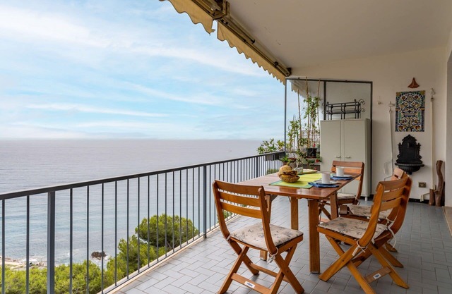 Agréable appartement pour 6 personnes avec WIFI, TV, terrasse et parking
