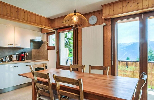 Agréable appartement pour 7 personnes avec WIFI, TV, balcon et parking