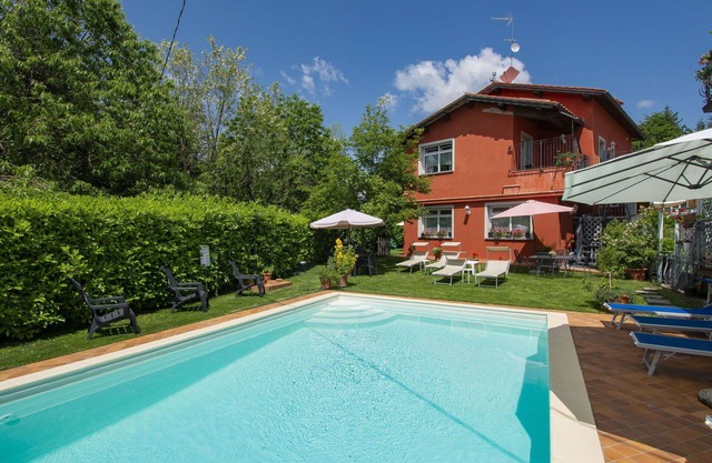 Agréable appartement pour 8 personnes avec WIFI, piscine, TV, terrasse et animaux admis