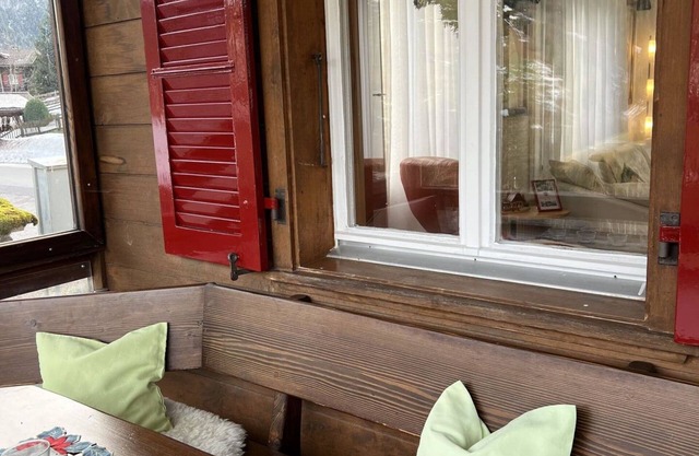 Bel appartement pour 8 personnes avec WIFI, bain à remous, TV, balcon, animaux admis et parking