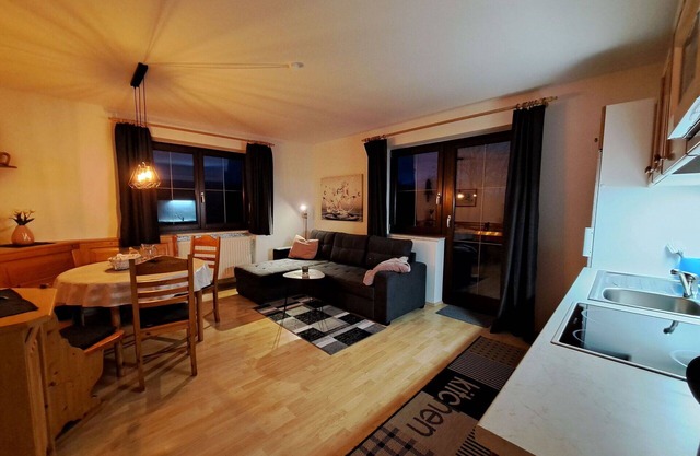 Confortable appartement pour 3 personnes avec WIFI, TV, balcon et parking