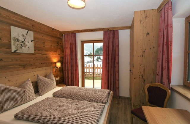 Agréable appartement pour 10 personnes avec WIFI, TV, patio et parking
