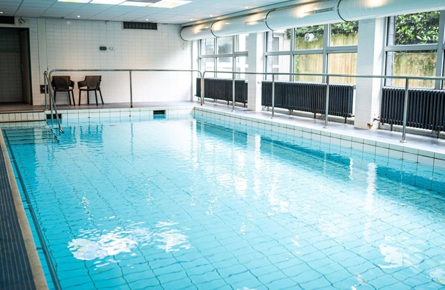 Confortable appartement pour 16 personnes avec piscine, WIFI, terrasse et parking