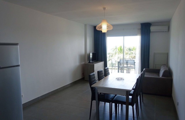 Joli appartement pour 6 personnes avec climatisation, TV, terrasse, animaux admis et parking