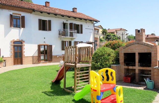 Agréable appartement pour 7 personnes avec piscine, WIFI, TV, patio, animaux admis et parking
