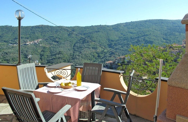 Bel appartement pour 6 personnes avec WIFI, TV, balcon et parking