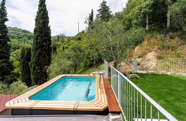 Bel appartement pour 6 personnes avec piscine, WIFI, patio, animaux admis et parking
