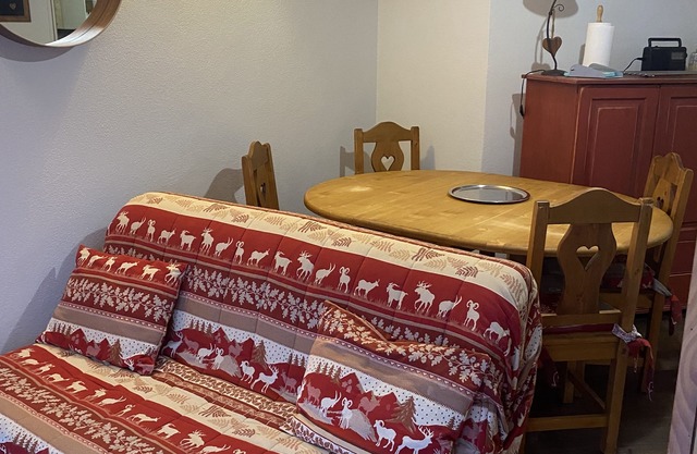 Chaleureux appartement avec garage en face des thermes