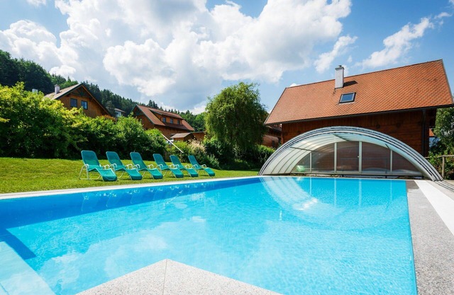 Appartement dans une maison de vacances avec WIFI, piscine, TV, terrasse, animaux admis, parking