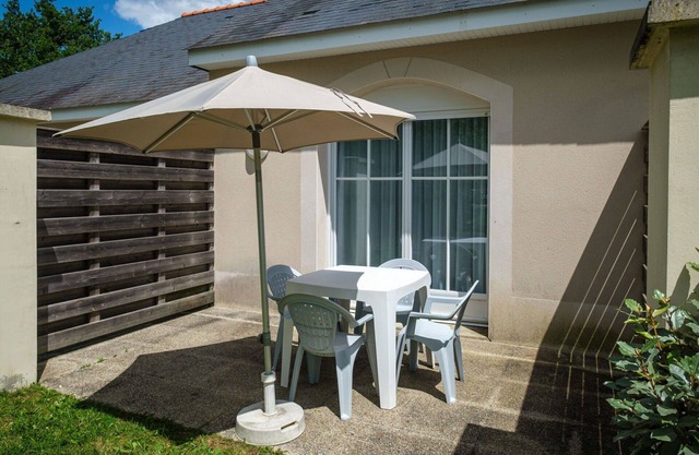 Appartement dans une maison de vacances avec piscine, WIFI, TV, terrasse, animaux admis, parking
