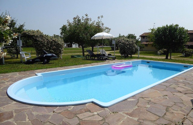 Cosy apartment in villa for 6 guests with pool, A/C, WIFI, TV, terrace, pets allowed and parking
