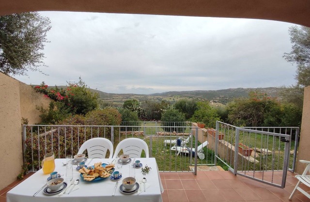Joli appartement dans une maison de vacances avec WIFI, climatisation, piscine, TV, terrasse