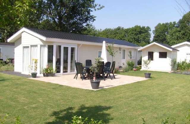 Confortable appartement dans une maison de vacances avec WIFI, piscine, TV et terrasse
