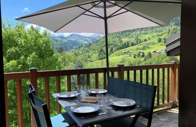 Appartement cosy avec balcon et vue montagne