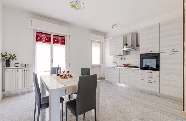 Joli appartement avec WIFI, TV, terrasse, vue panoramique et parking, près de Porto Recanati