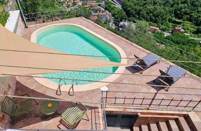 Appartement avec WIFI, piscine privée, terrasse, animaux admis, vue panoramique, près de Portofino