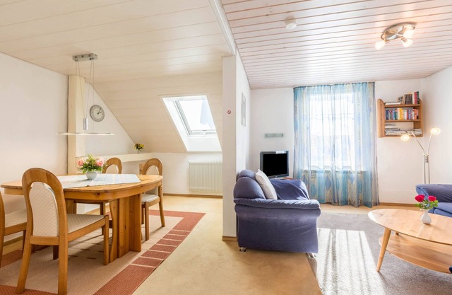 Appartement confortable "Zum Seeblick" près du lac avec vue sur la montagne, Wi-Fi et jardin