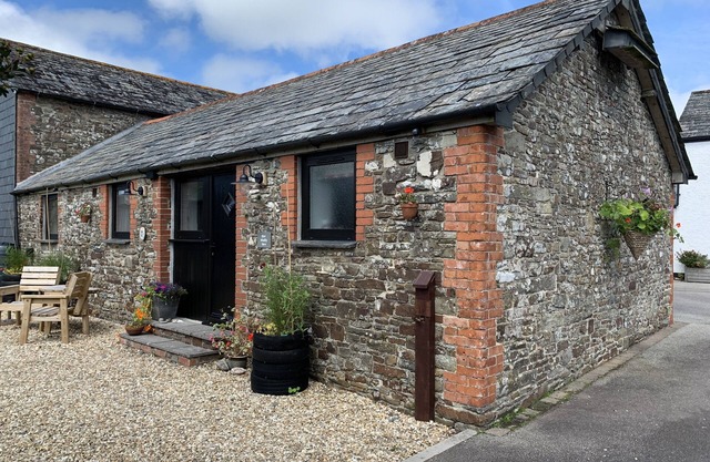 Grange confortable pour les couples dans un environnement rural paisible près de la côte de Bude