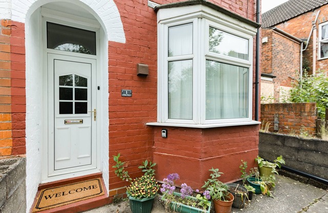 Cosy Bedroom in 3 bed House, Close to City Centre and University
