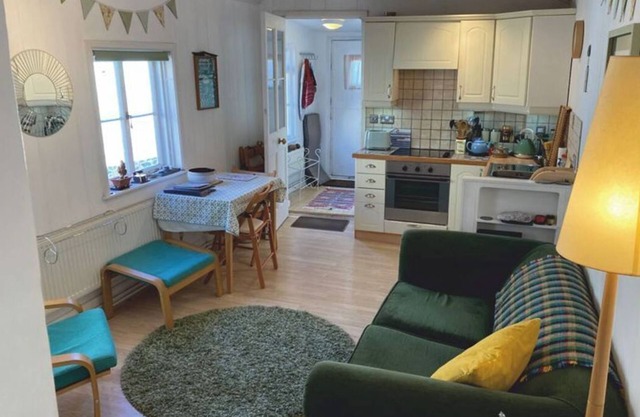 Cosy Bolthole close to Town centre