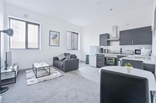 Cosy & Bright 1 Bedroom Budget Apartment in Dudley