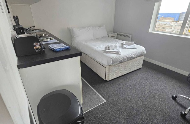 Cosy & Bright Budget Studio in Central Coventry