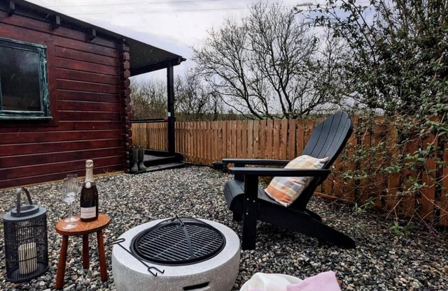 Cosy Cabin Devon - 3 mins walk to pub