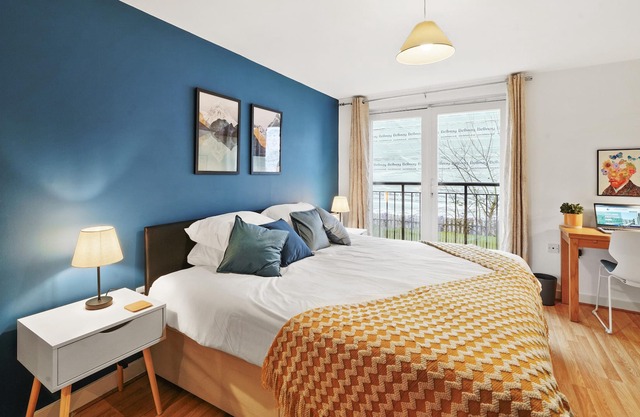 Cosy Central Eco Flat - Airport Stay