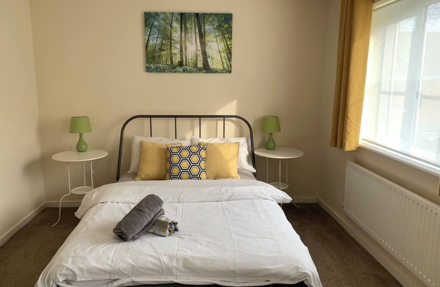 Maison d'angle confortable - Kettering