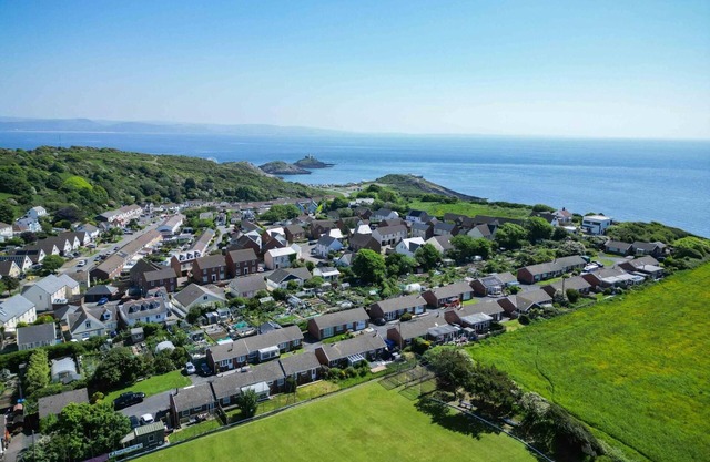 Cosy Cottage - 2 Bedroom Cottage - Mumbles