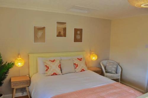 Cosy Cottage, dog friendly with wood burner