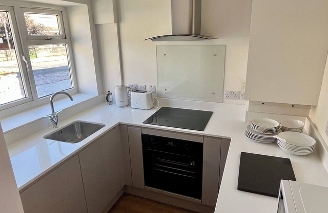 Cosy cottage in the heart of Stamford with parking