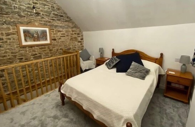 Cosy country 2 bedroom Gr 2 cottage