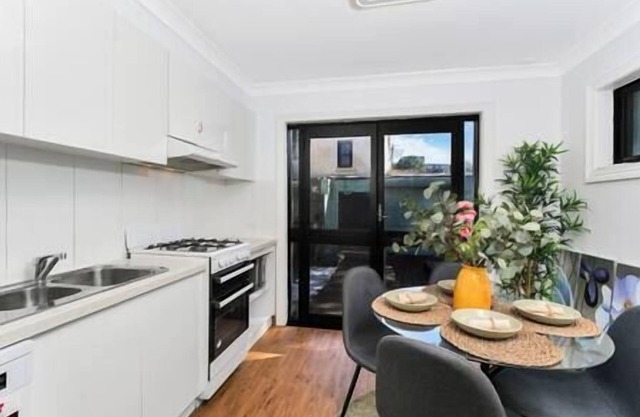 Cosy Downtown Retreat