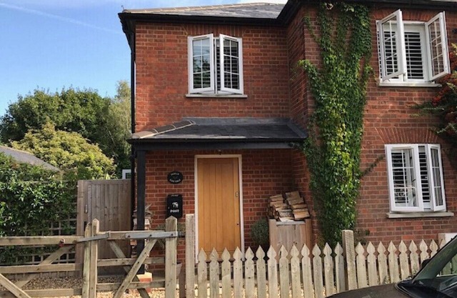 Cozy English Cottage