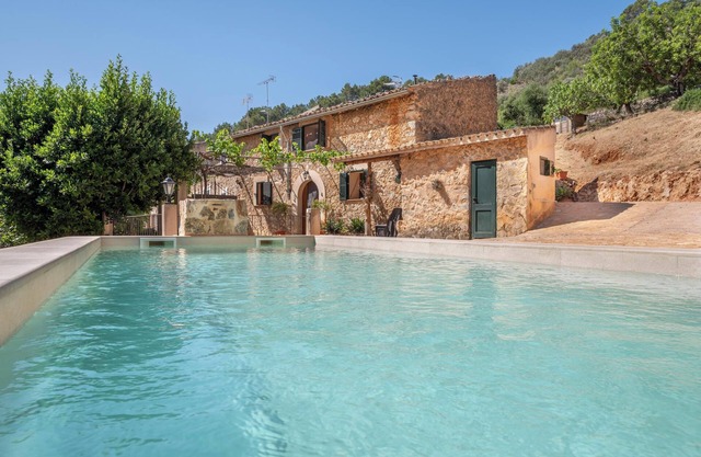 Villa confortable avec Wi-Fi, jardin et terrasse; Parking disponible