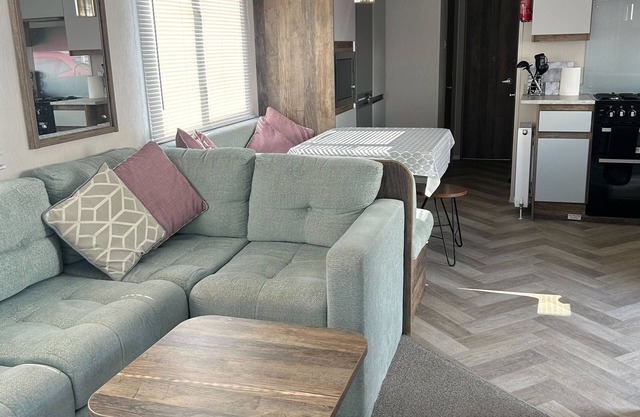 Cosy Holiday Home at Freshwater Beach Holiday Park on the iconic Jurassic Coast
