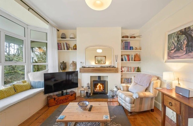 Cosy Home on the Waterfront, Private Parking