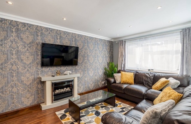 Cosy Home w/ Stylish Interior - PassTheKeys
