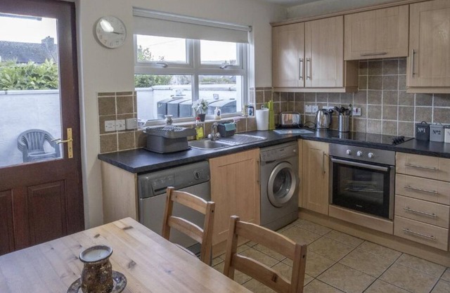 Cosy Idealic Holiday let set in a Beautiful Coastal Village With all Amenities