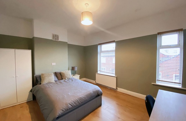 Cosy Kingsize Room near Salford Center | Media City | Trafford | Samson-Plab 2