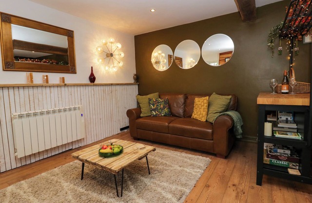 FLAT 6 AIKBANK, pet friendly, luxury holiday cottage in Whitehaven