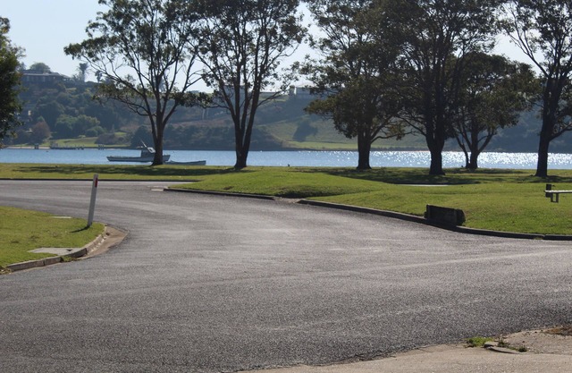 Cosy lakeside Family+Pet friendly 3 BR HolidayHOME